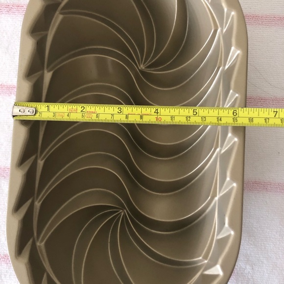 Nordic Ware Heritage Loaf Cake baking pan - Picture 9 of 9